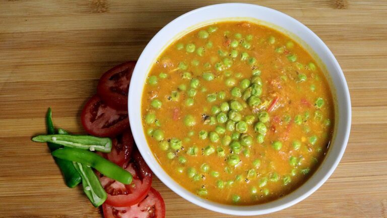 Matar with Spicy Gravy | Green Peas Masala Curry | Matar Curry Recipe