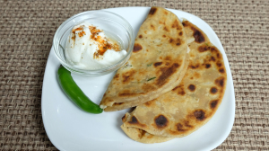 Mooli ka Paratha (Punjabi Mooli Flat Bread) Recipe by Manjula