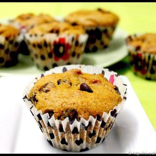 Eggless Pumpkin Chocolate Chip Muffins