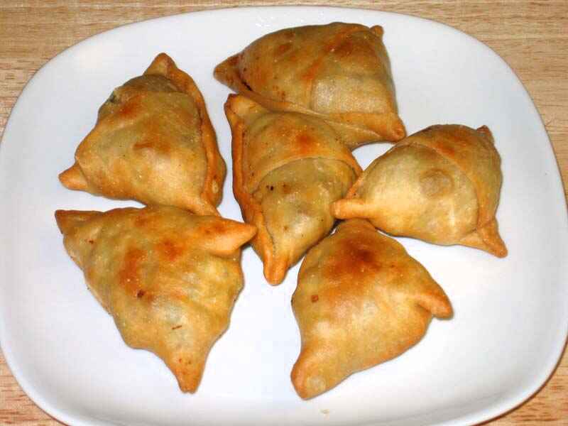 Aloo Samosa  Madhura's Recipe