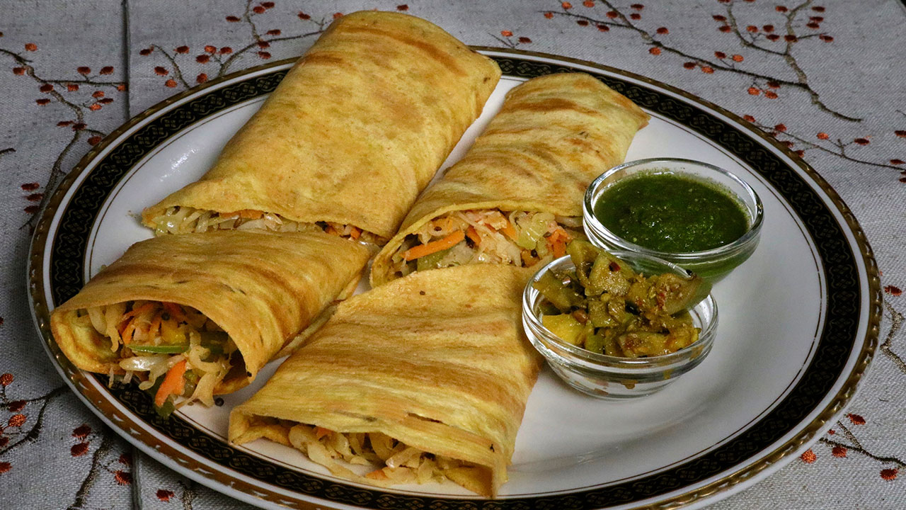 Vegetable Cheela Rolls recipe by Manjula